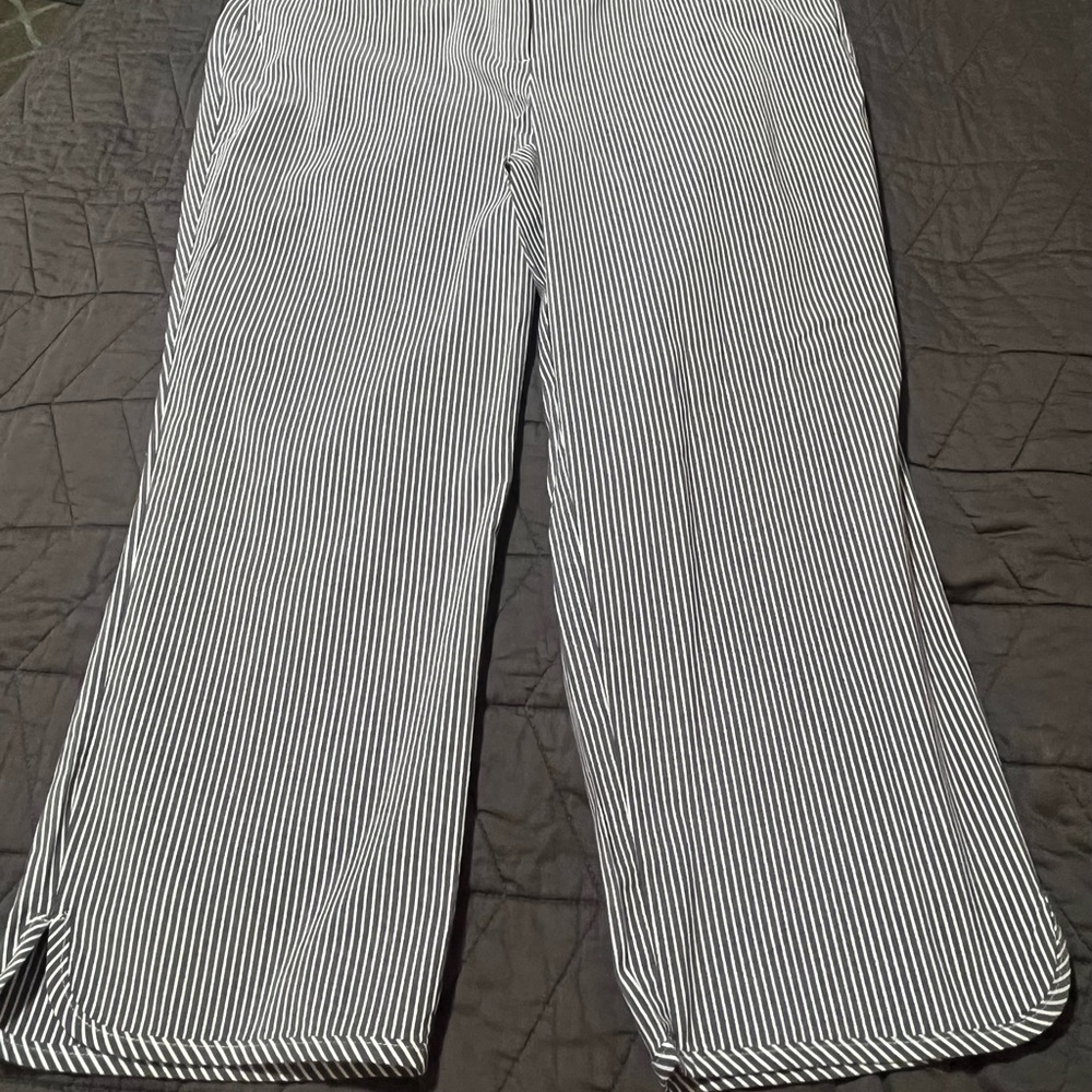 Lane Bryant the Allie- gray & white striped cropped pants